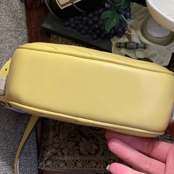 SOLD⛔️Authentic TORY BURCH Quilted leather logo zip top Crosby - Picture 16 of 16